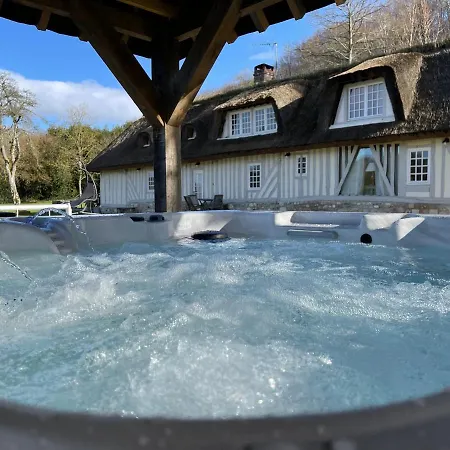 Les 2 Chaumieres Piscine & Holiday home *