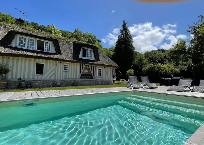 Дом отдыха Les 2 Chaumieres Piscine & Honfleur