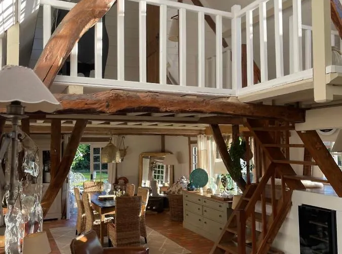 Дом отдыха Les 2 Chaumieres Piscine & Honfleur