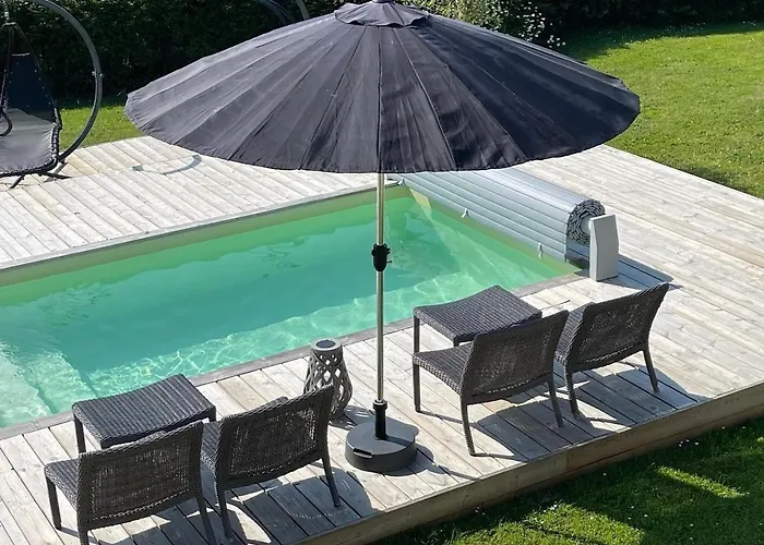 Дом отдыха Les 2 Chaumieres Piscine & Honfleur *