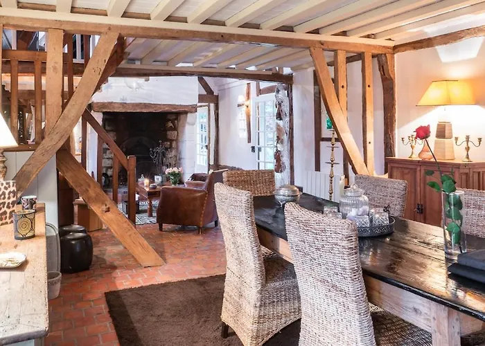 Дом отдыха Les 2 Chaumieres Piscine & Honfleur