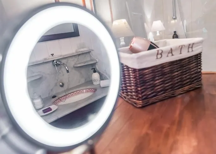 Дом отдыха Les 2 Chaumieres Piscine & Honfleur