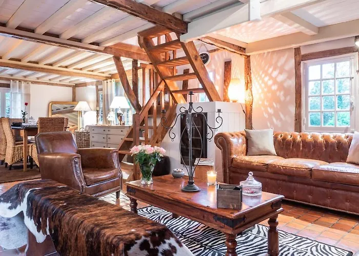 Дом отдыха Les 2 Chaumieres Piscine & Honfleur *