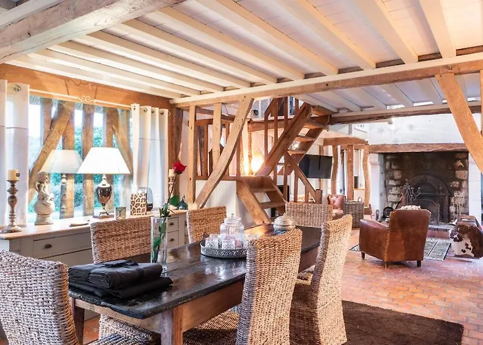 Дом отдыха Les 2 Chaumieres Piscine & Honfleur